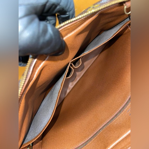 ❌SOLD❌ 🌸PORTE DOCUMENTS VOYAGE HANDBAG  MONOGRAM - Picture 14 of 16